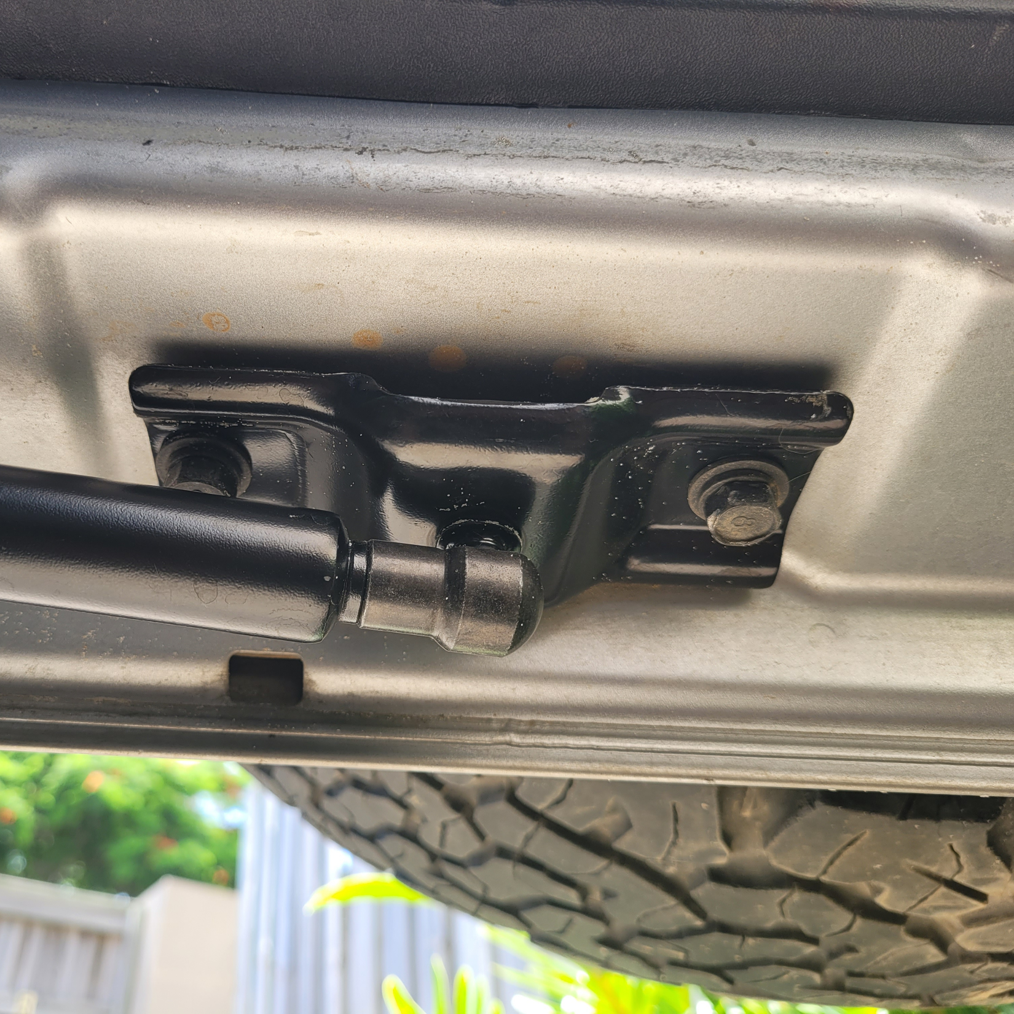 Genuine Rear Door Strut for Mitsubishi Pajero NS, NT, NW, NX (2000–2021)