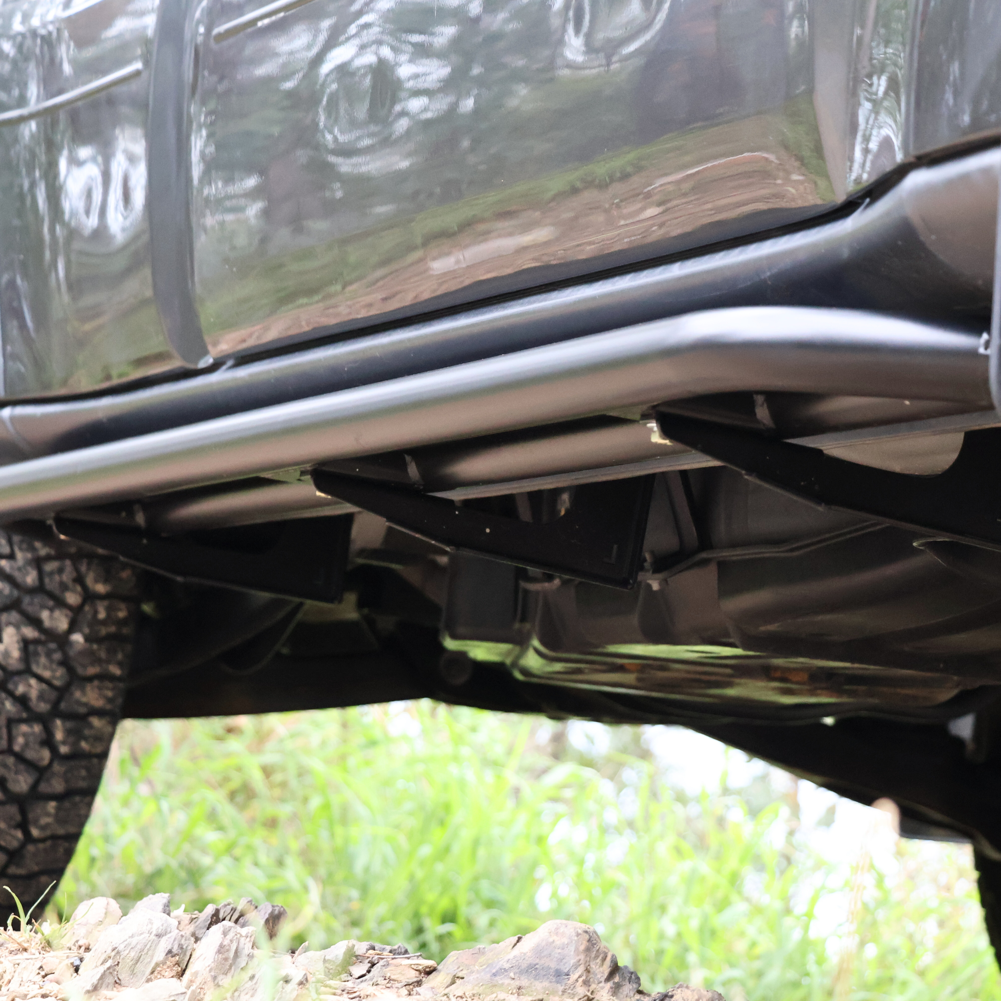 Steel Side Steps for Mitsubishi Pajero (2000–2021)