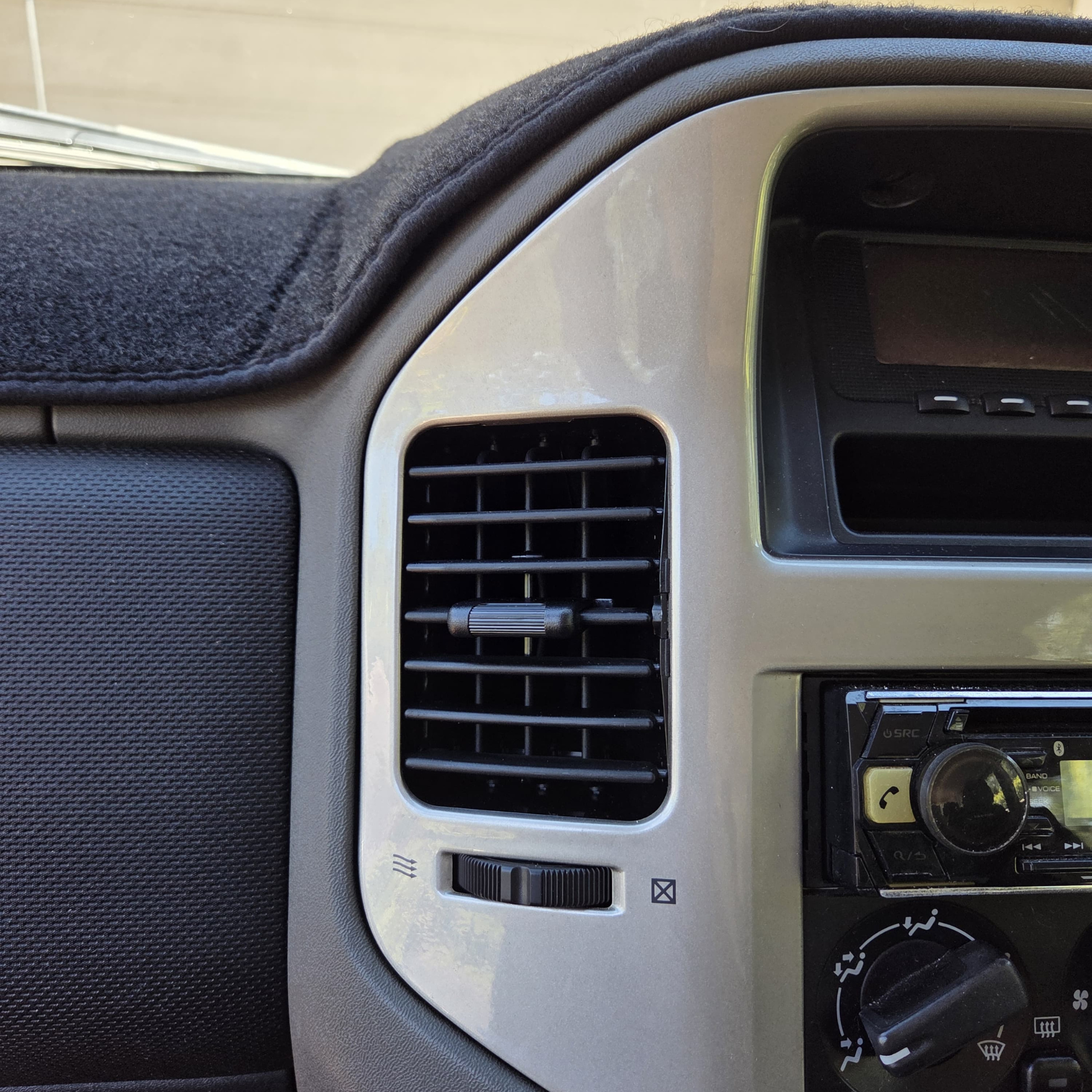 Air Conditioning Vent Replacements for Mitsubishi Pajero NM-NP (1999-2006)