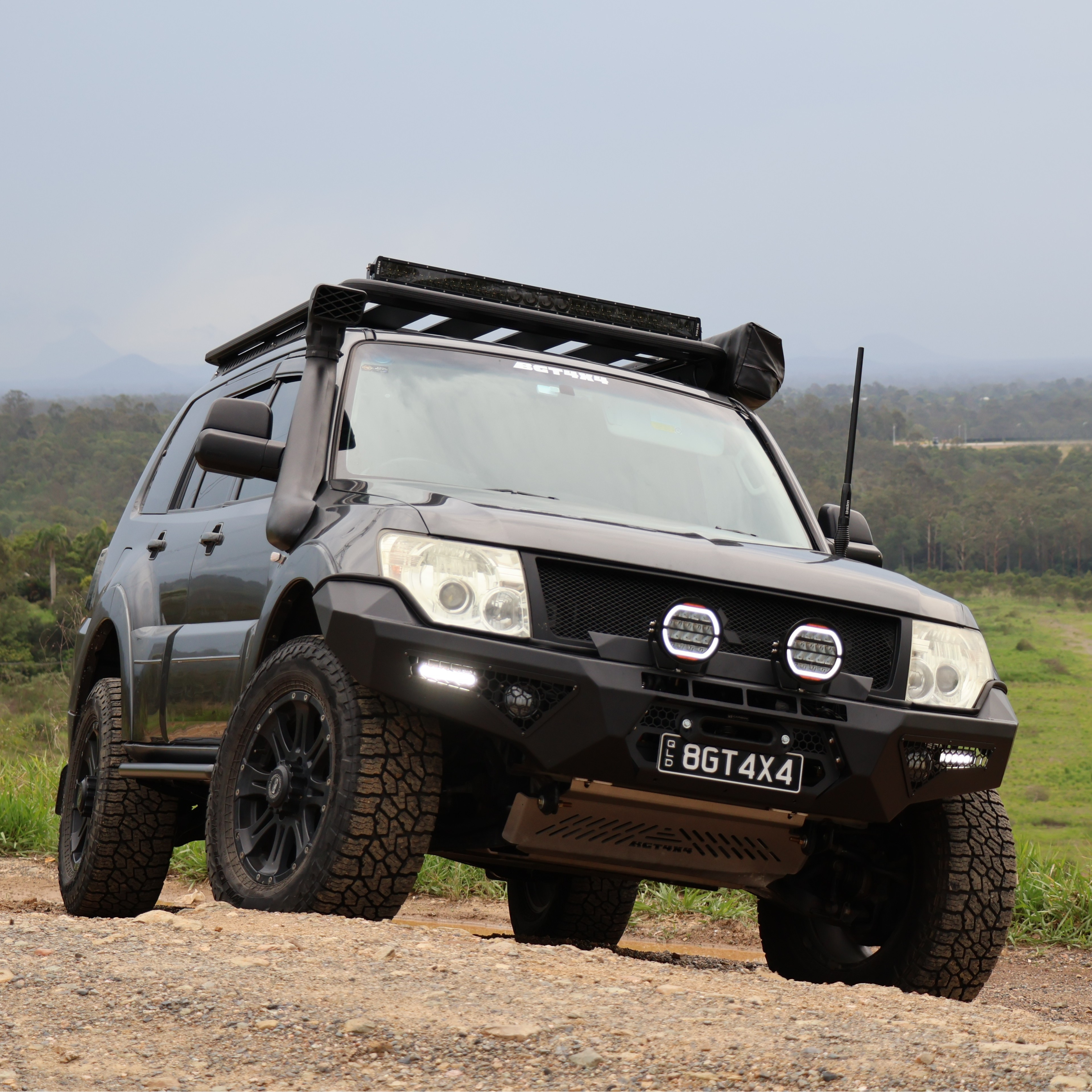 Steel Side Steps for Mitsubishi Pajero (2000–2021)