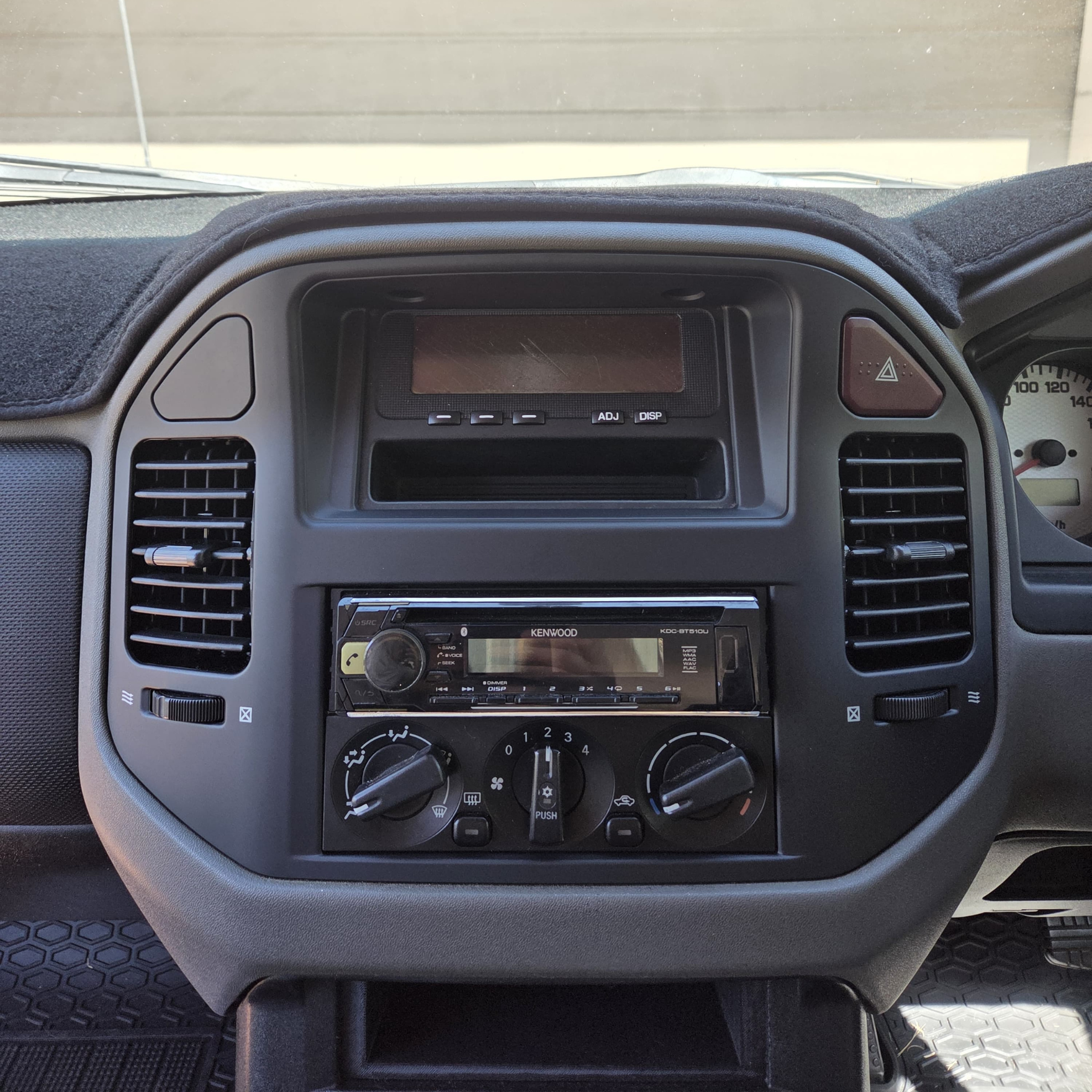 Air Conditioning Vent Replacements for Mitsubishi Pajero NM-NP (1999-2006)