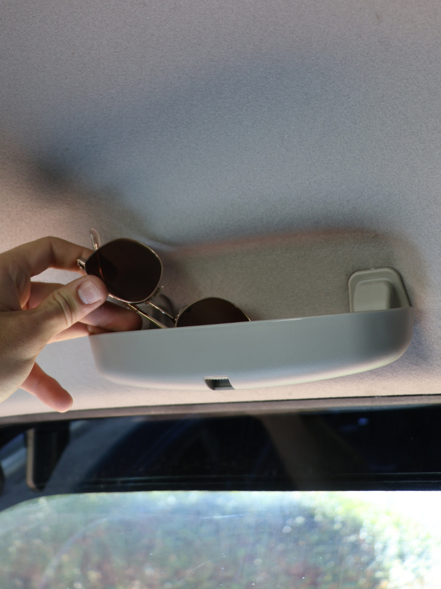 Sunglass Holder for Mitsubishi Pajero NM, NP, NS, NT, NW, NX (2000–2021)