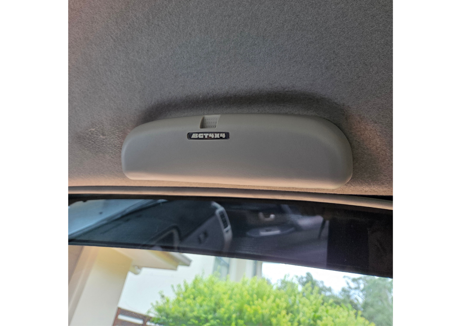 Sunglass Holder for Mitsubishi Pajero NM-NX (1999–2021)