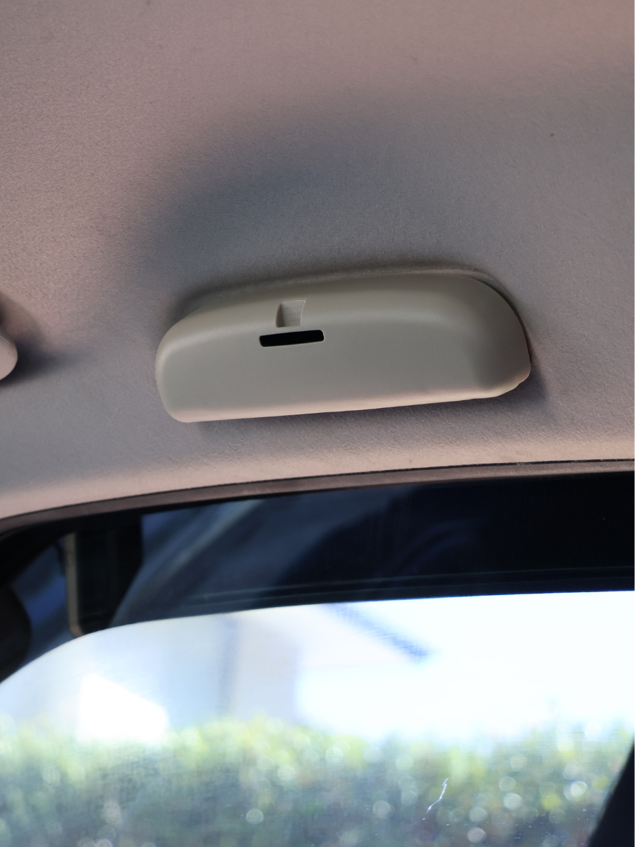 Sunglass Holder for Mitsubishi Pajero NM, NP, NS, NT, NW, NX (2000–2021)