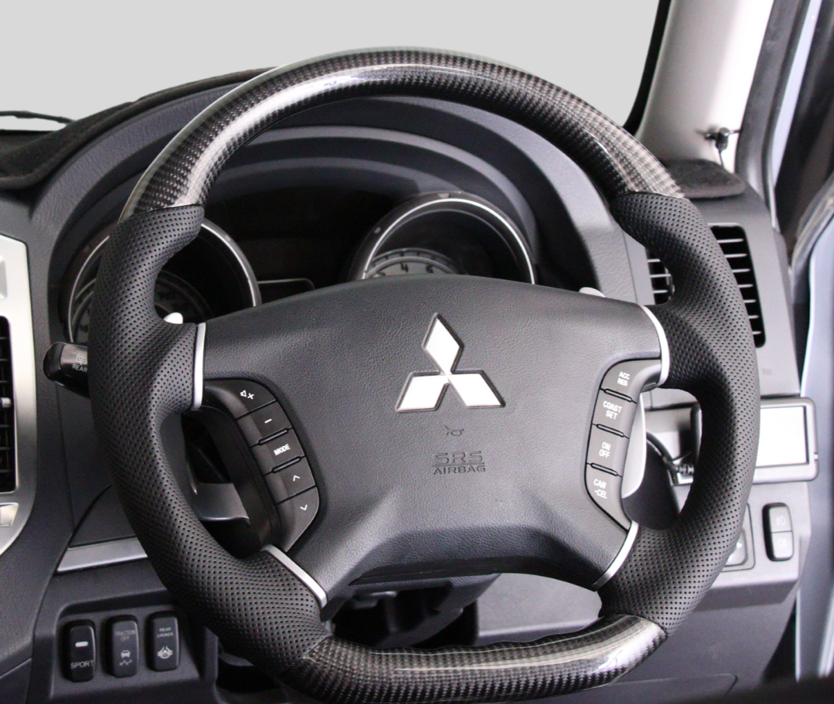 Carbon Fibre Performance Steering Wheel for Mitsubishi Pajero NS, NT, NW, NX (2006–2021)