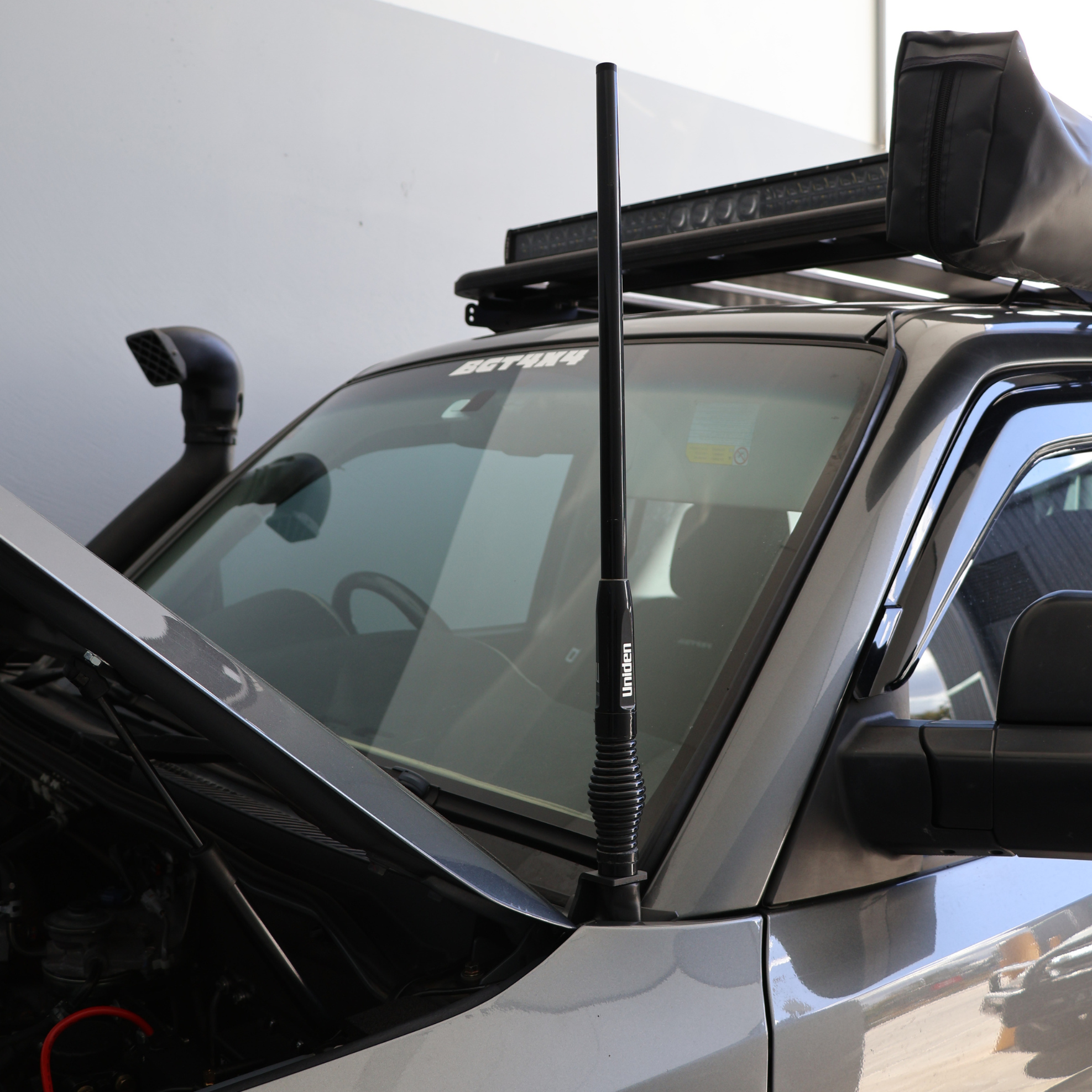 Bonnet UHF Antenna Mount for Mitsubishi Pajero NM–NX (2000-2021)
