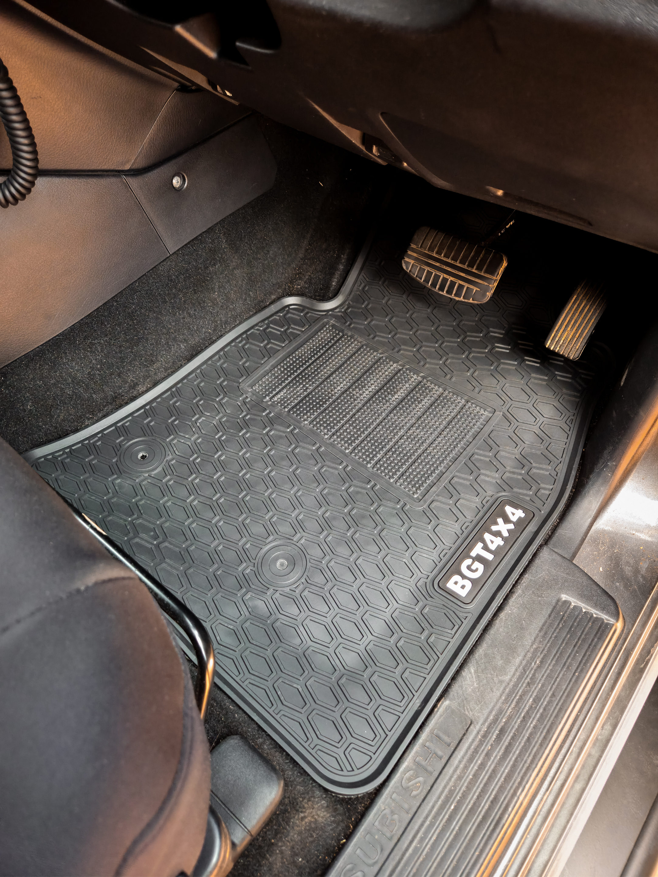 Complete Floor Mat Set for LWB Mitsubishi Pajero NS, NT, NW, NX (2006–2021)