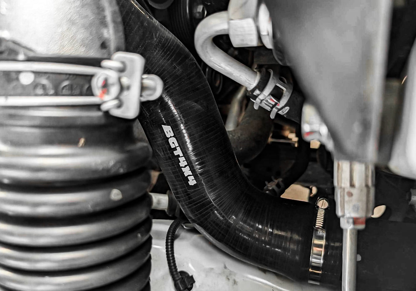 Silicone Intercooler Hose Kit for Mitsubishi Pajero Sport QE, QF (2015–Onwards)