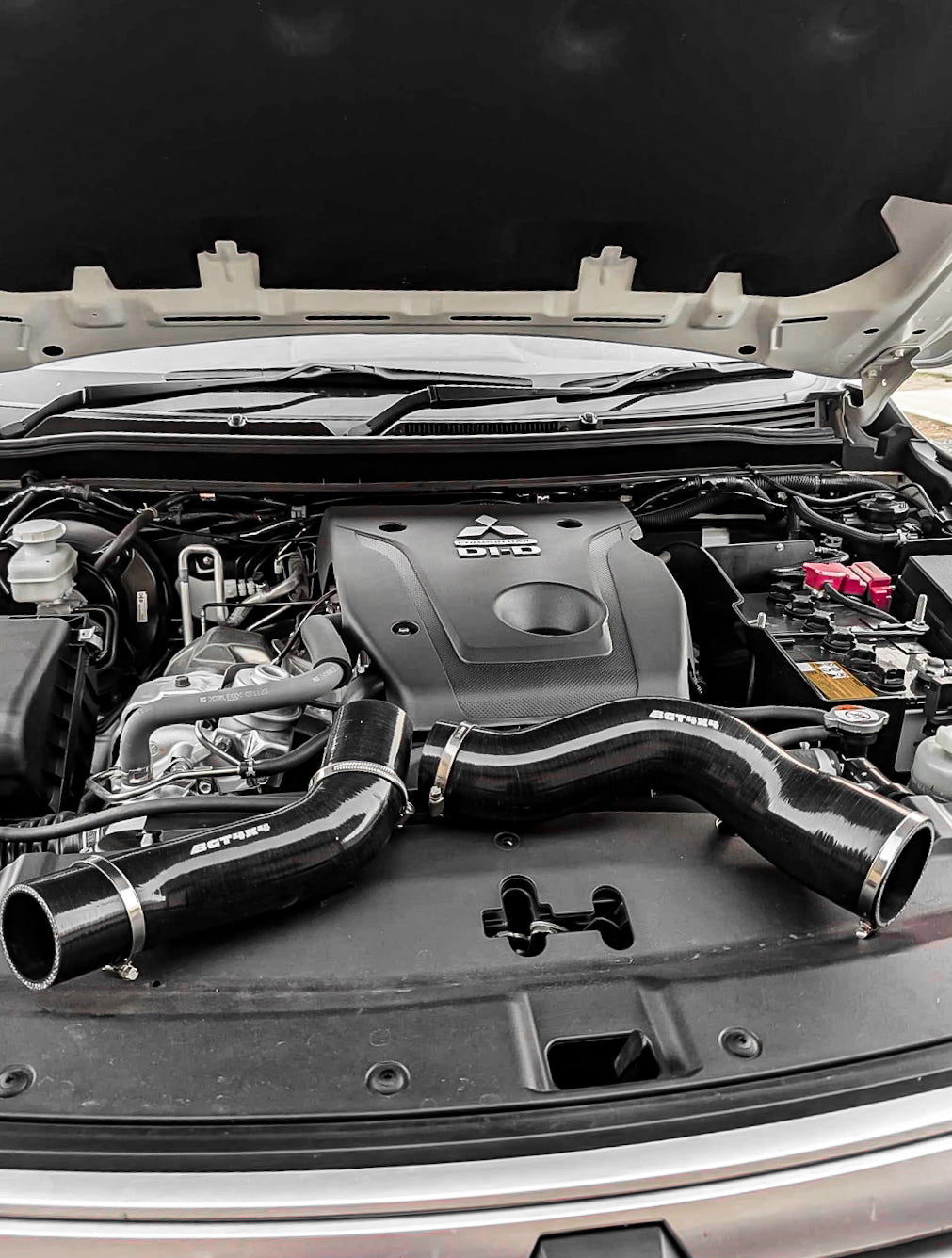 Silicone Intercooler Hose Kit for Mitsubishi Pajero Sport QE, QF (2015–Onwards)
