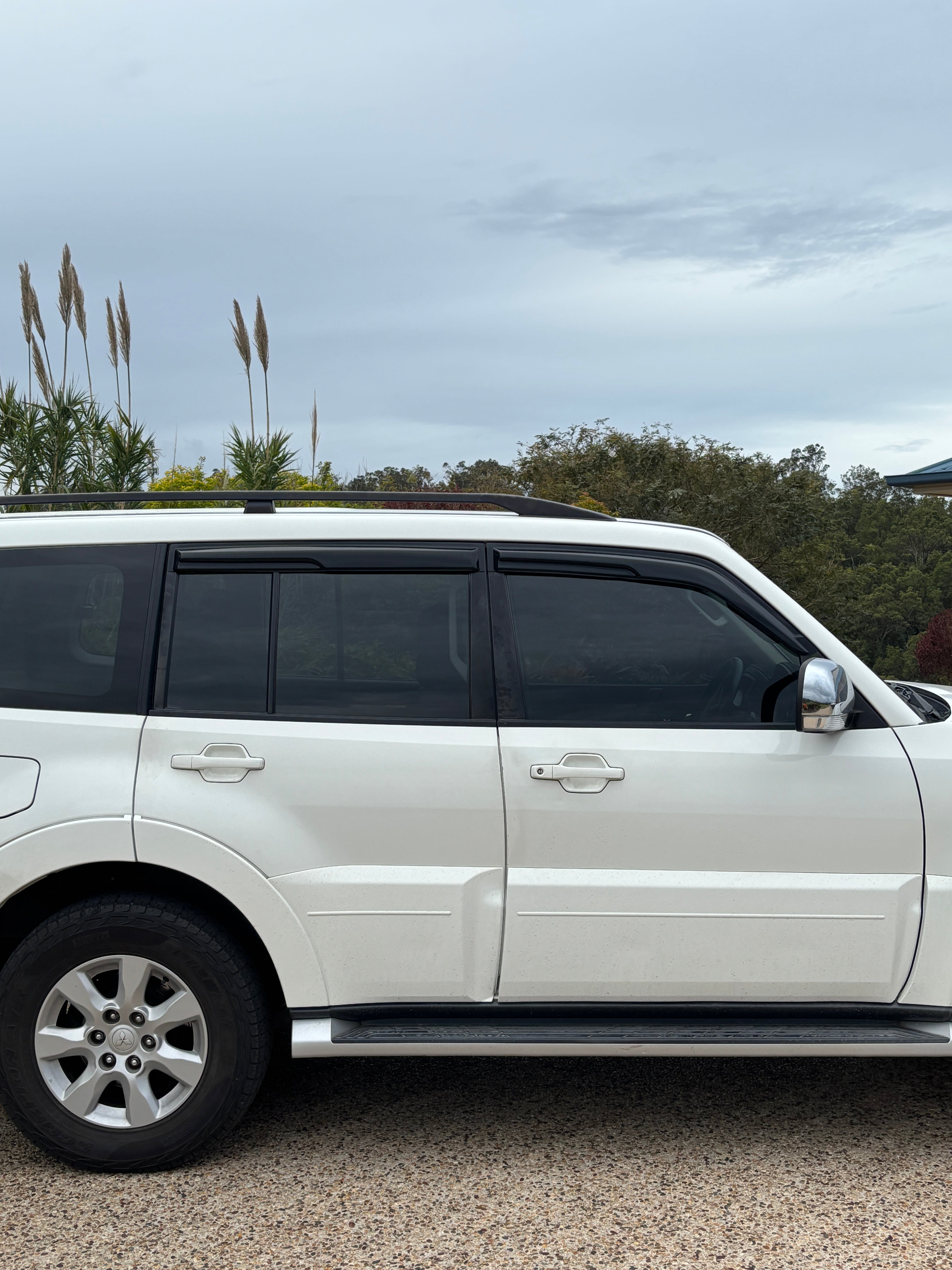 Weather Shields for Mitsubishi Pajero LWB NS, NT, NW, NX (2006–2021) - Imperfect Stock