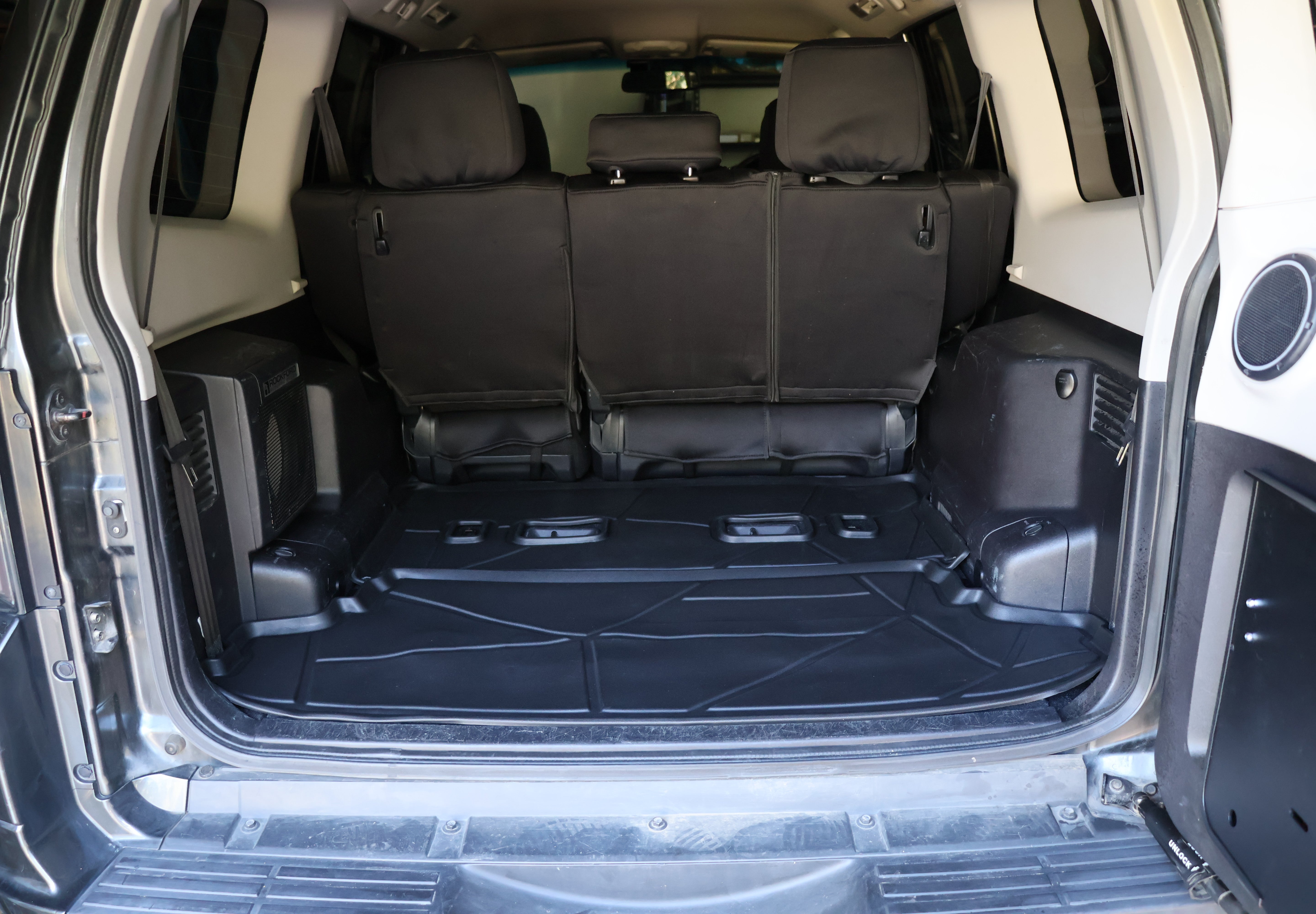 Boot Cargo Liner Set for Mitsubishi Pajero NM–NX (2000–2021) - 7-Seat Compatible