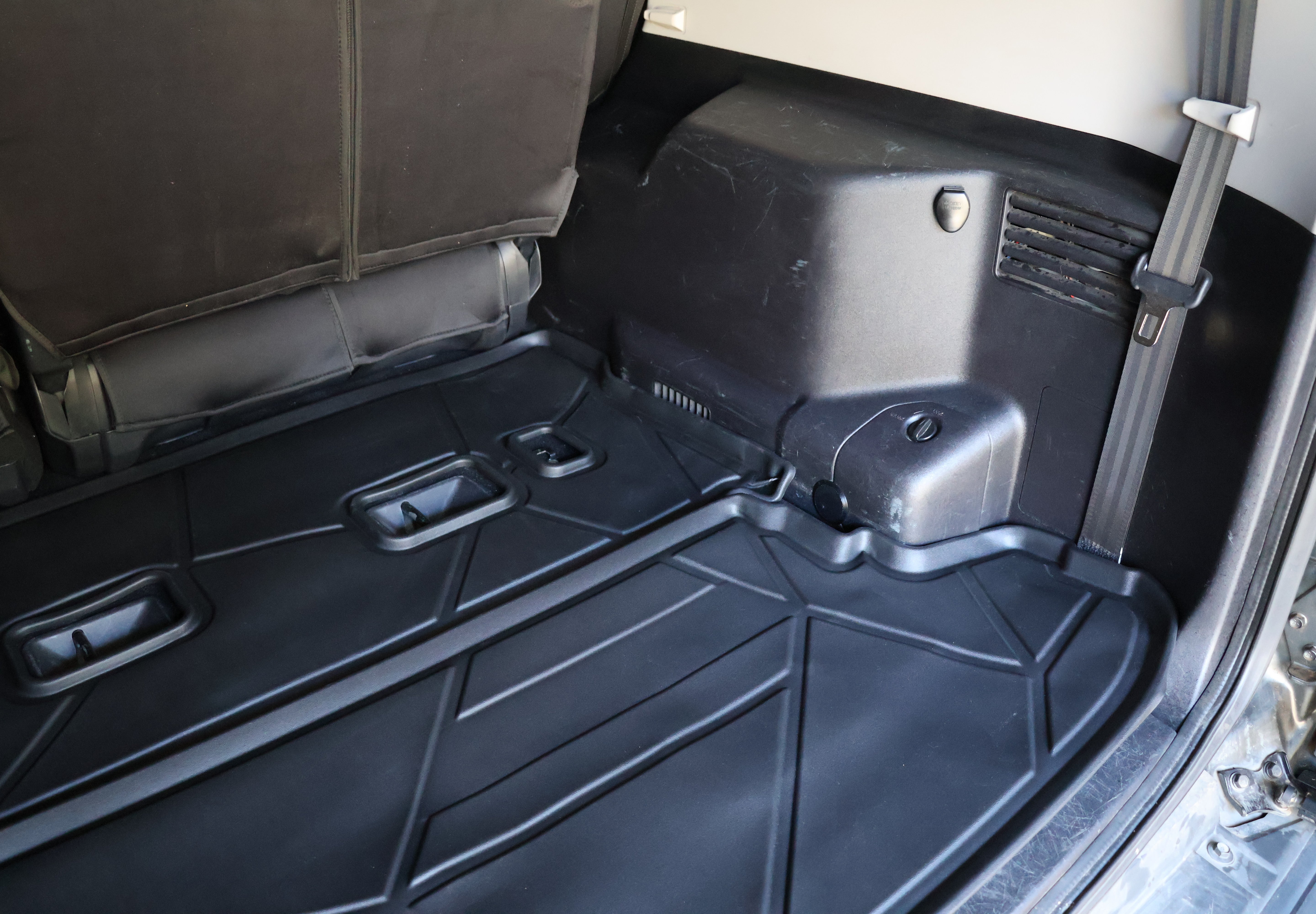 Boot Cargo Liner Set for Mitsubishi Pajero NM–NX (2000–2021) - 7-Seat Compatible