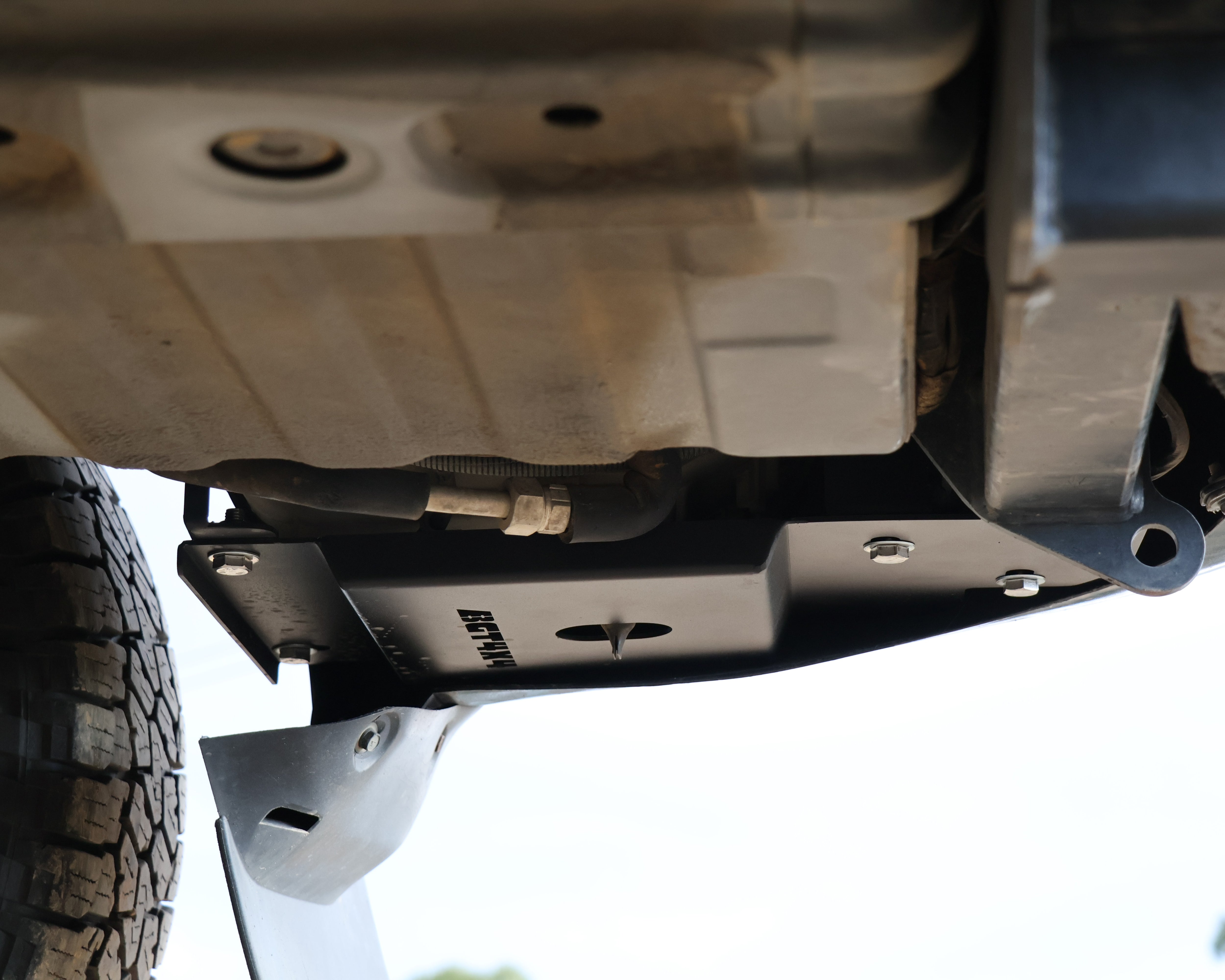 Rear Air Conditioning Bash Plate for Mitsubishi Pajero NM-NX (2000-2021)