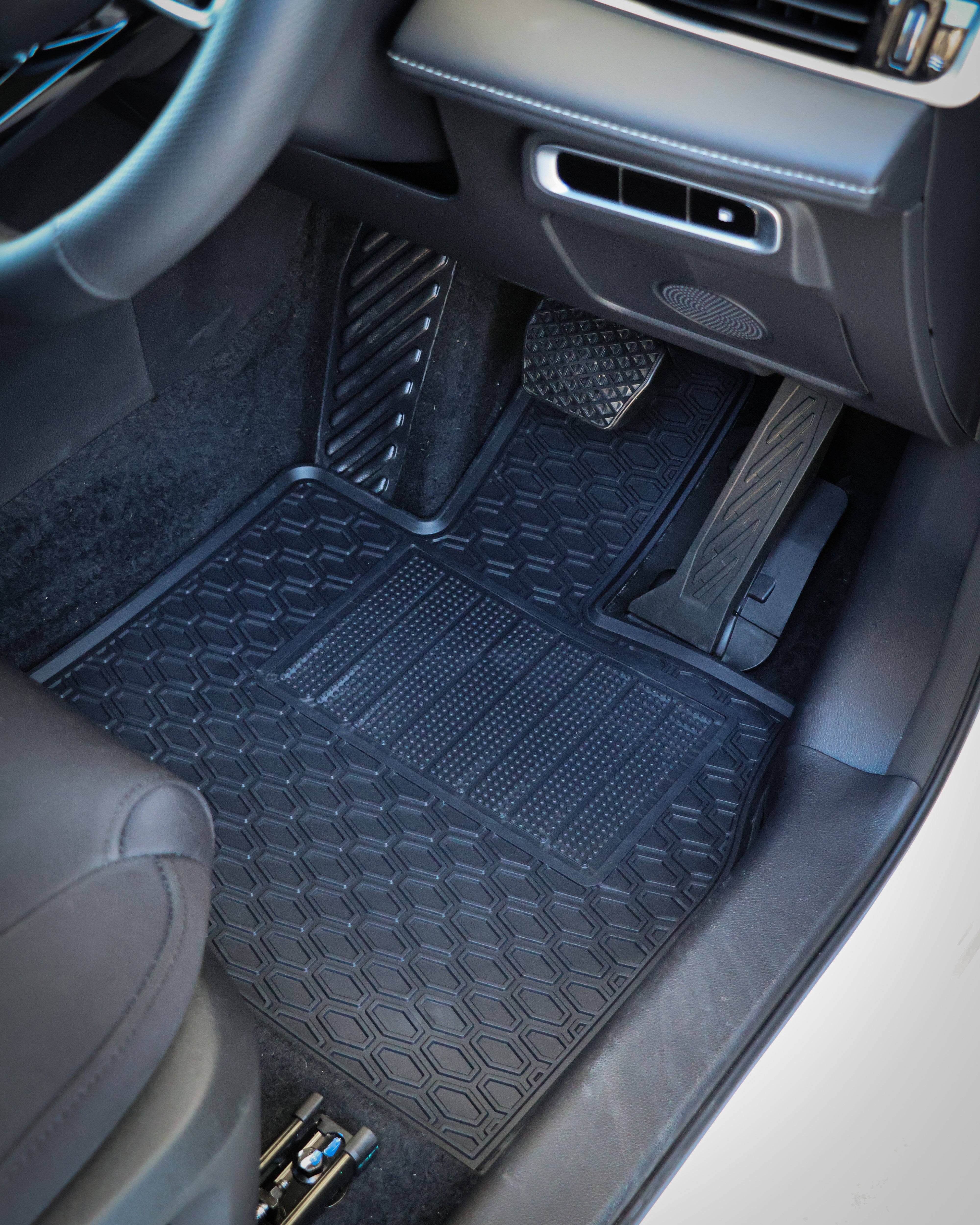 Custom-Fit Rubber Floor Mat Set for Chery Tiggo 7 Hybrid