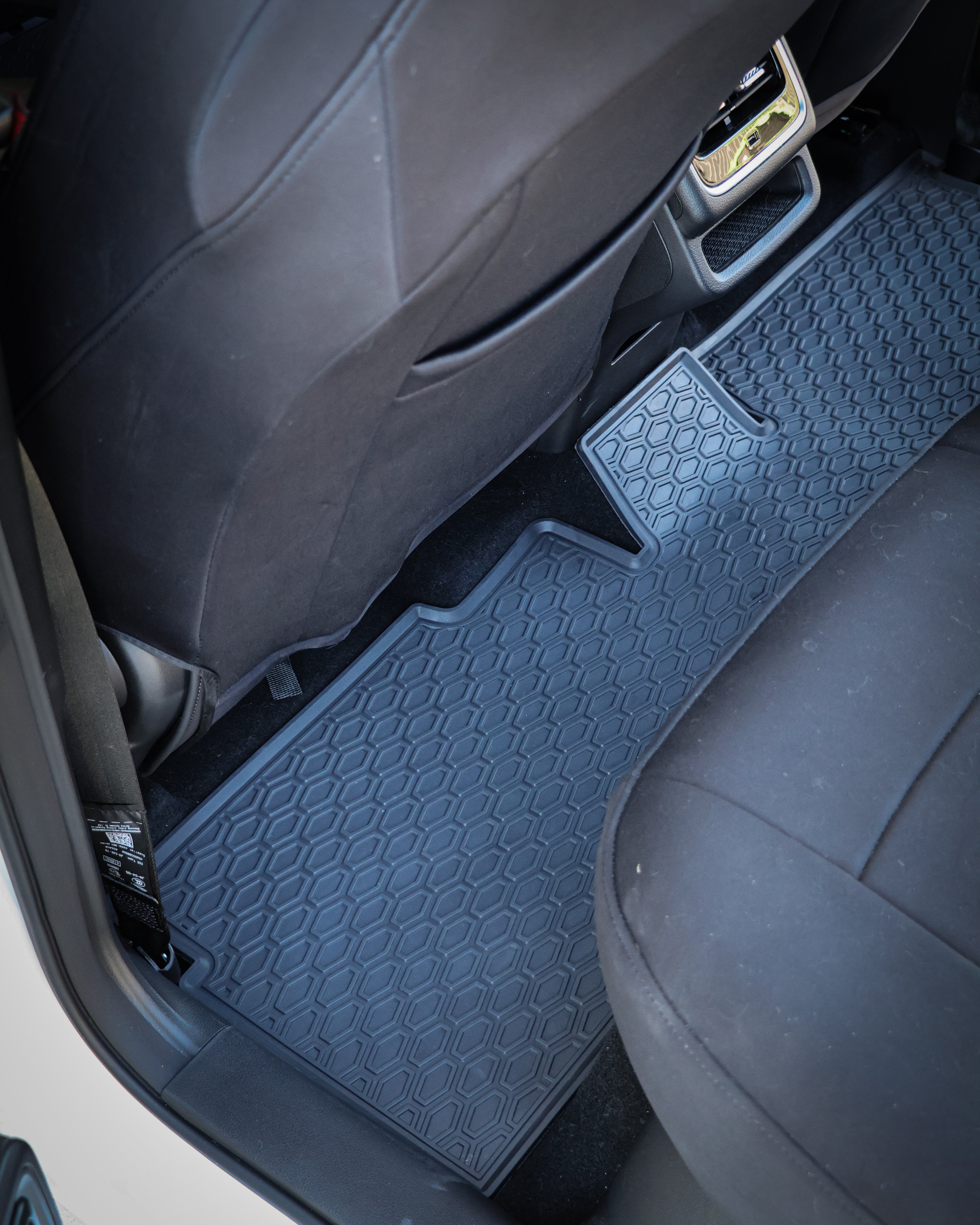 Custom-Fit Rubber Floor Mat Set for Chery Tiggo 7 Hybrid