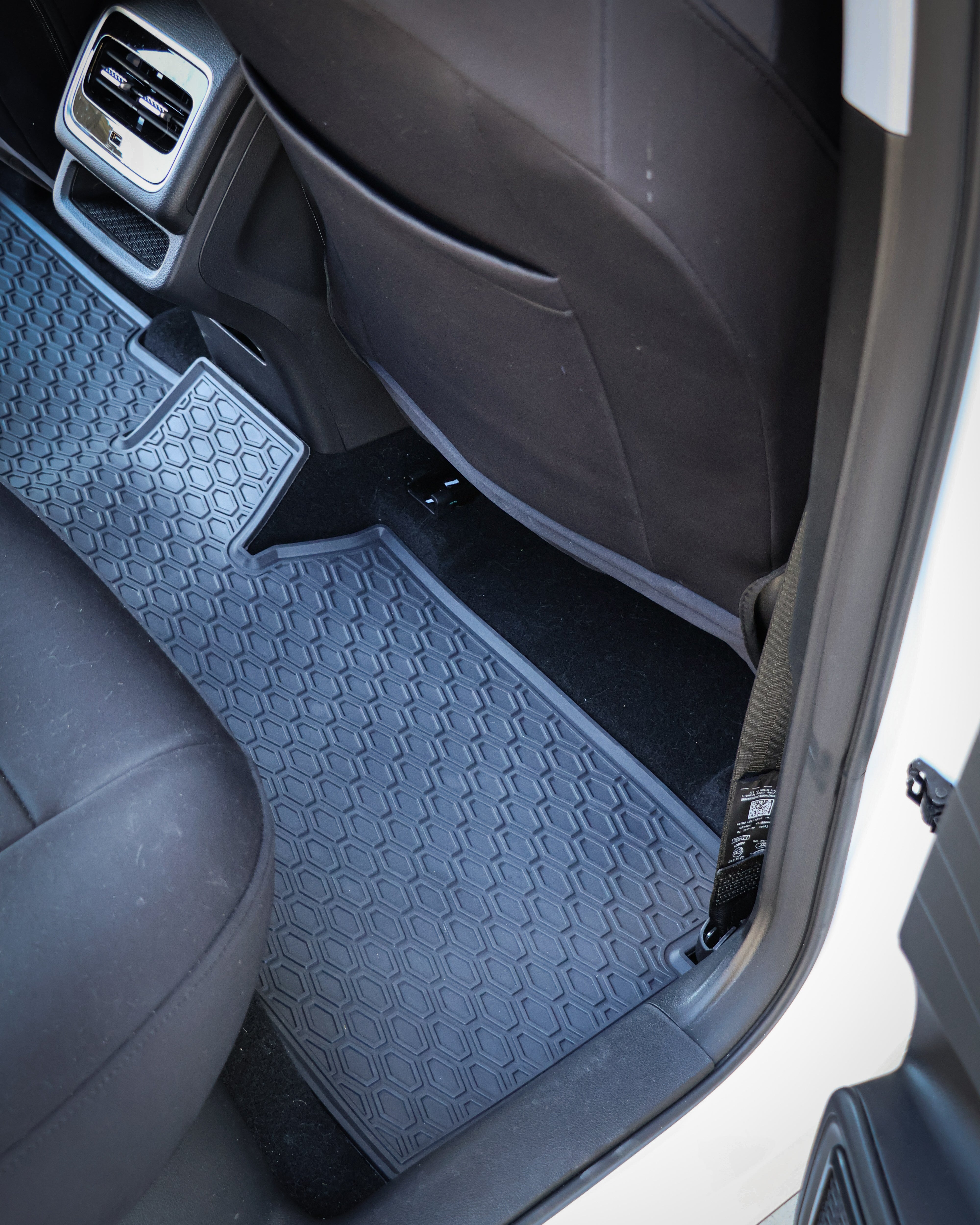 Custom-Fit Rubber Floor Mat Set for Chery Tiggo 7 Hybrid