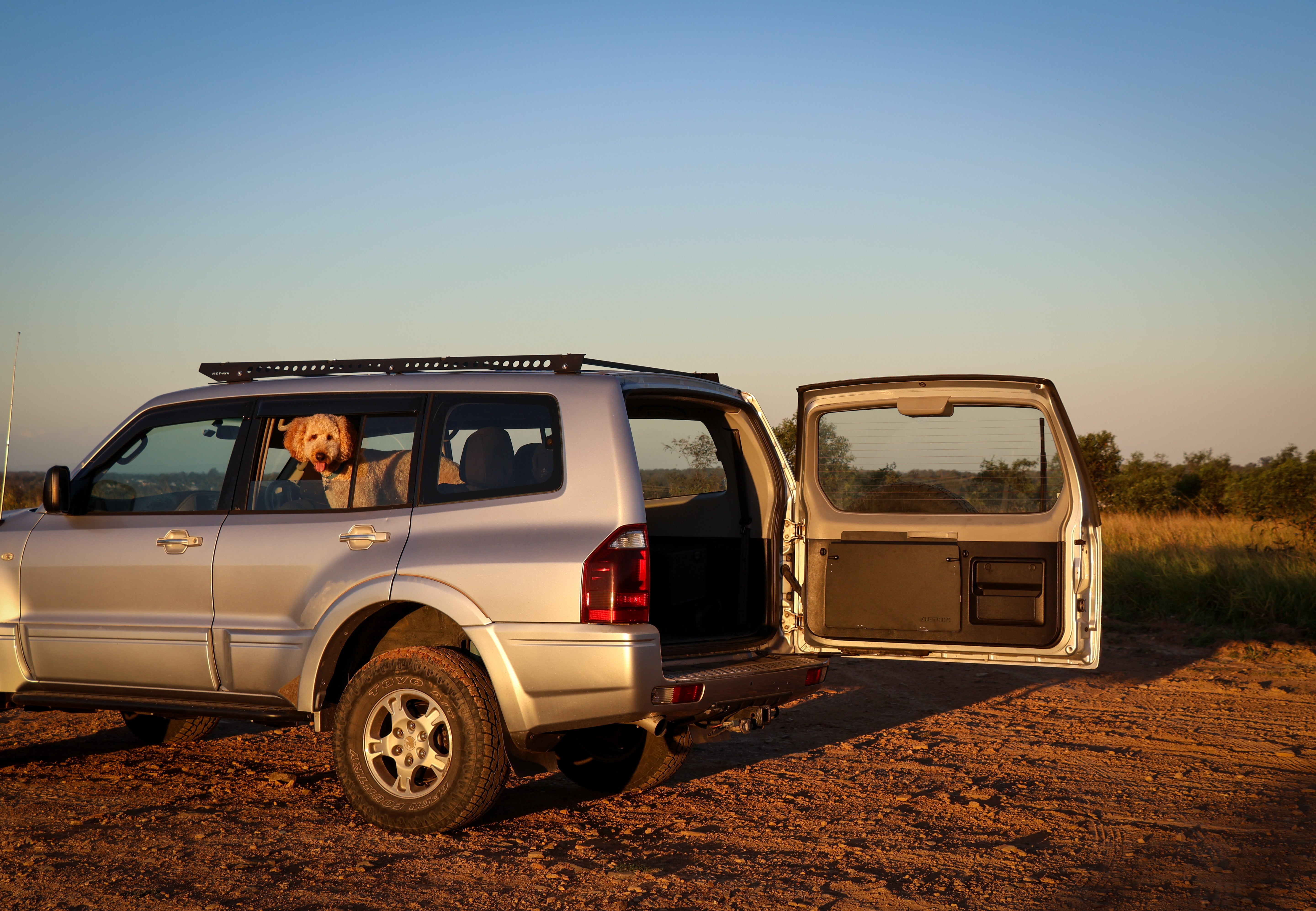 Slimline Rear Door Table for Mitsubishi Pajero NM-NP (2000-2006)