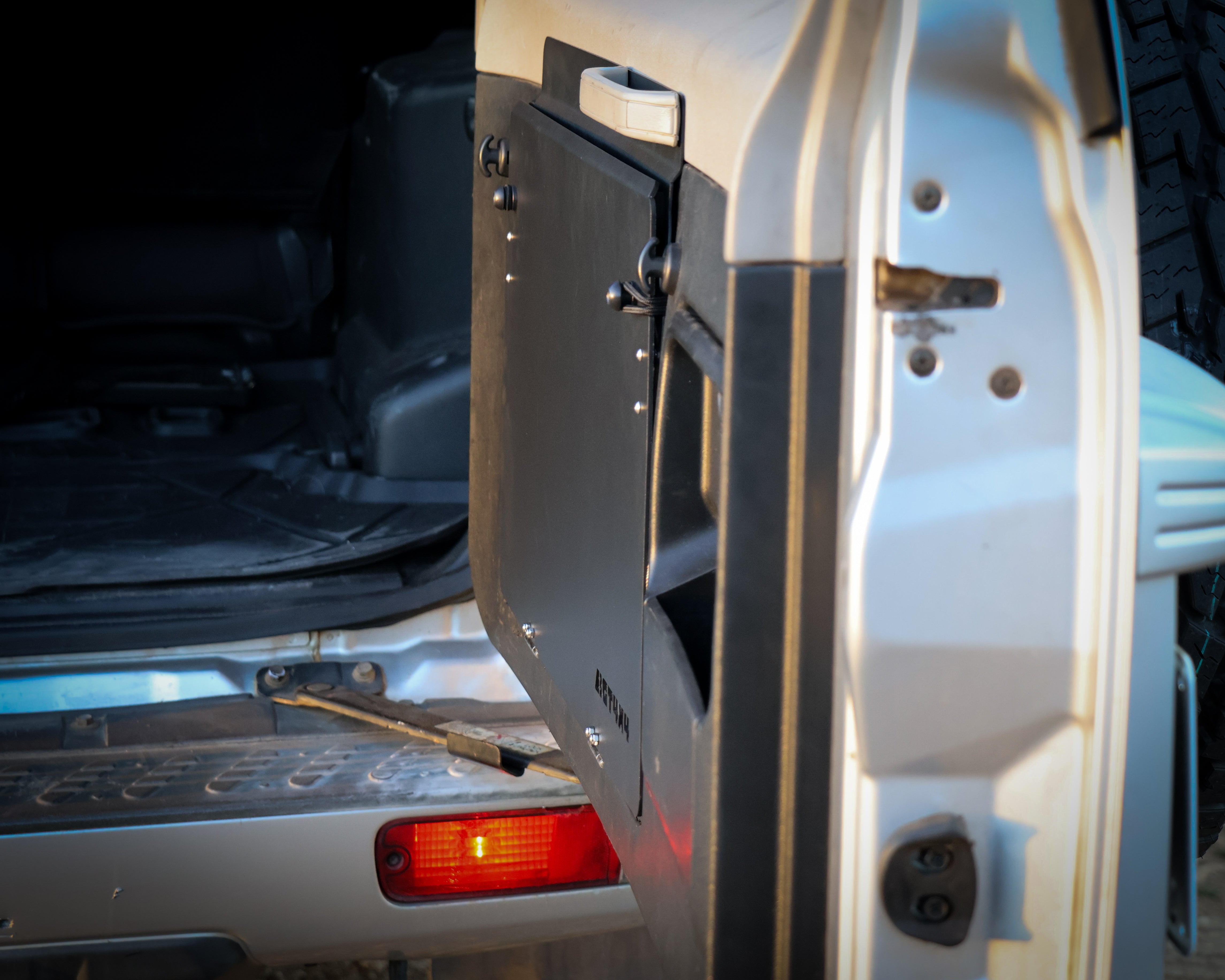 Slimline Rear Door Table for Mitsubishi Pajero NM-NP (2000-2006)