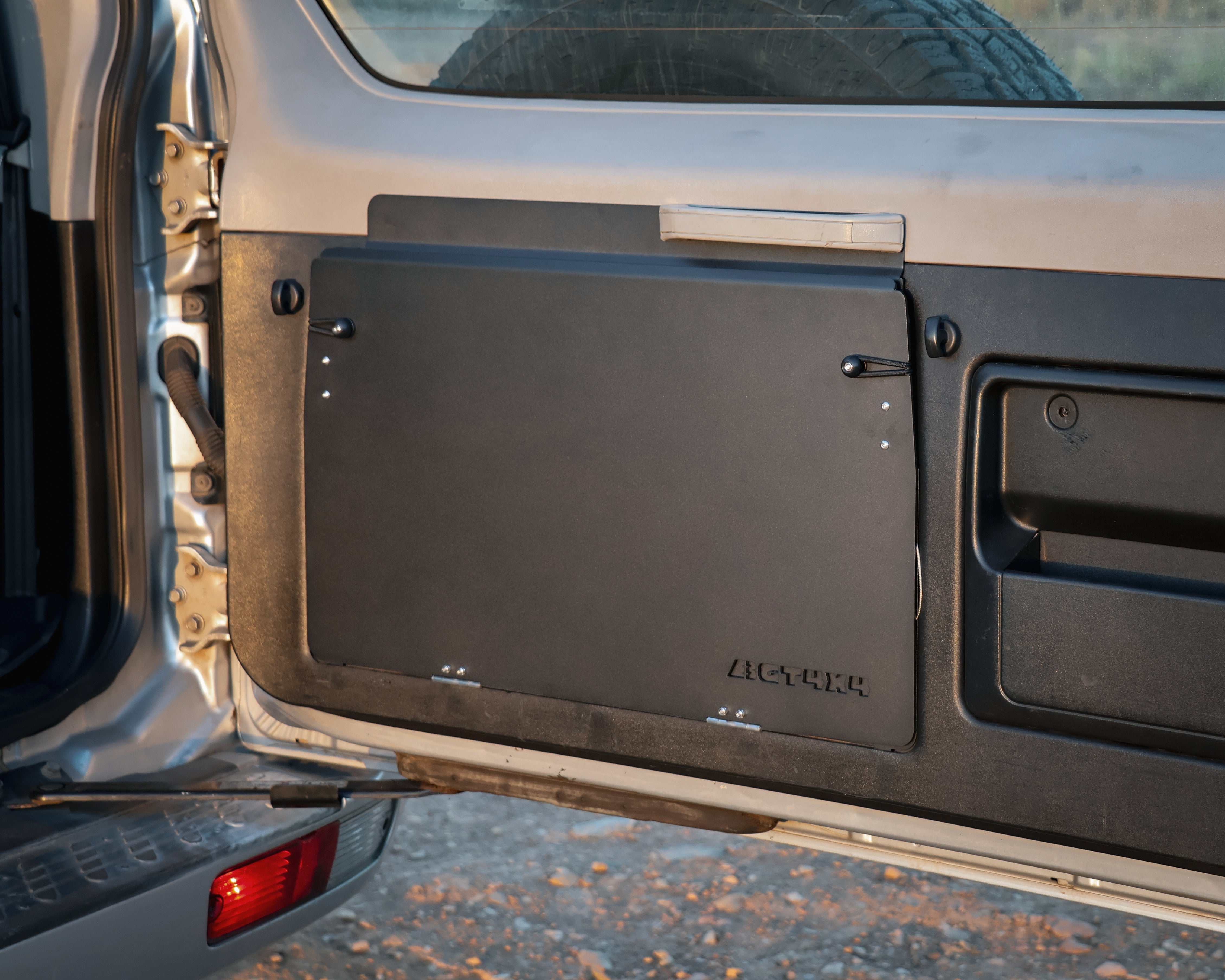 Slimline Rear Door Table for Mitsubishi Pajero NM-NP (2000-2006)