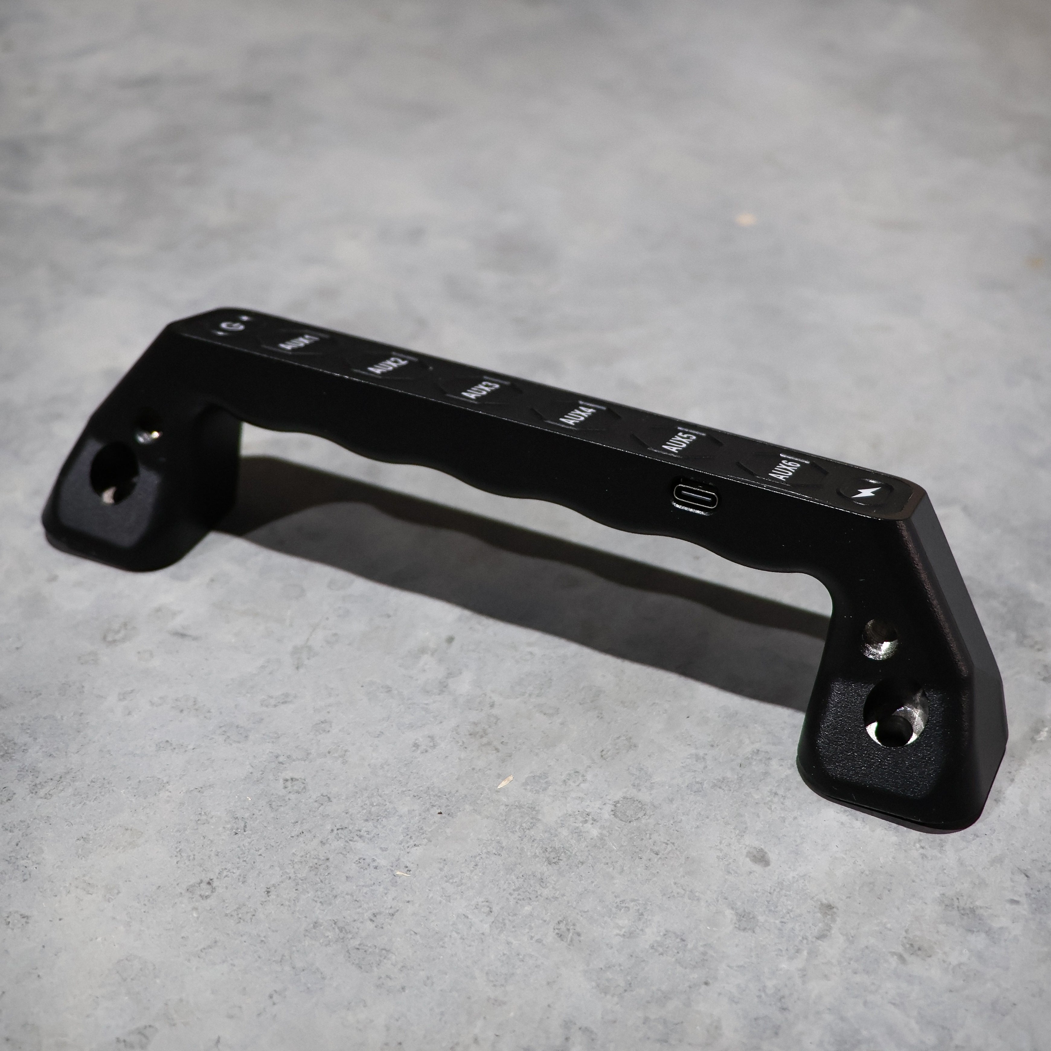 Wireless 6-Switch Grab Handle & Control Box for Mitsubishi Pajero NS-NX (2006-2021)