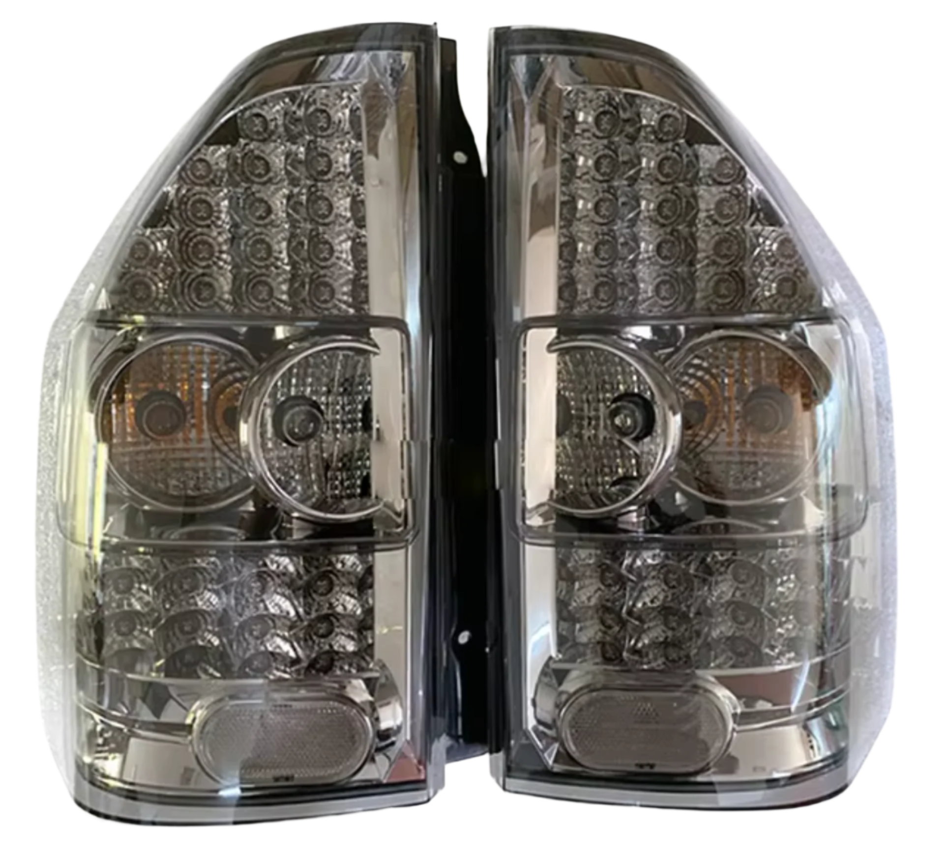 LED Tail Lights for Mitsubishi Pajero 2000-2006 NM NP Tail Light in Grey