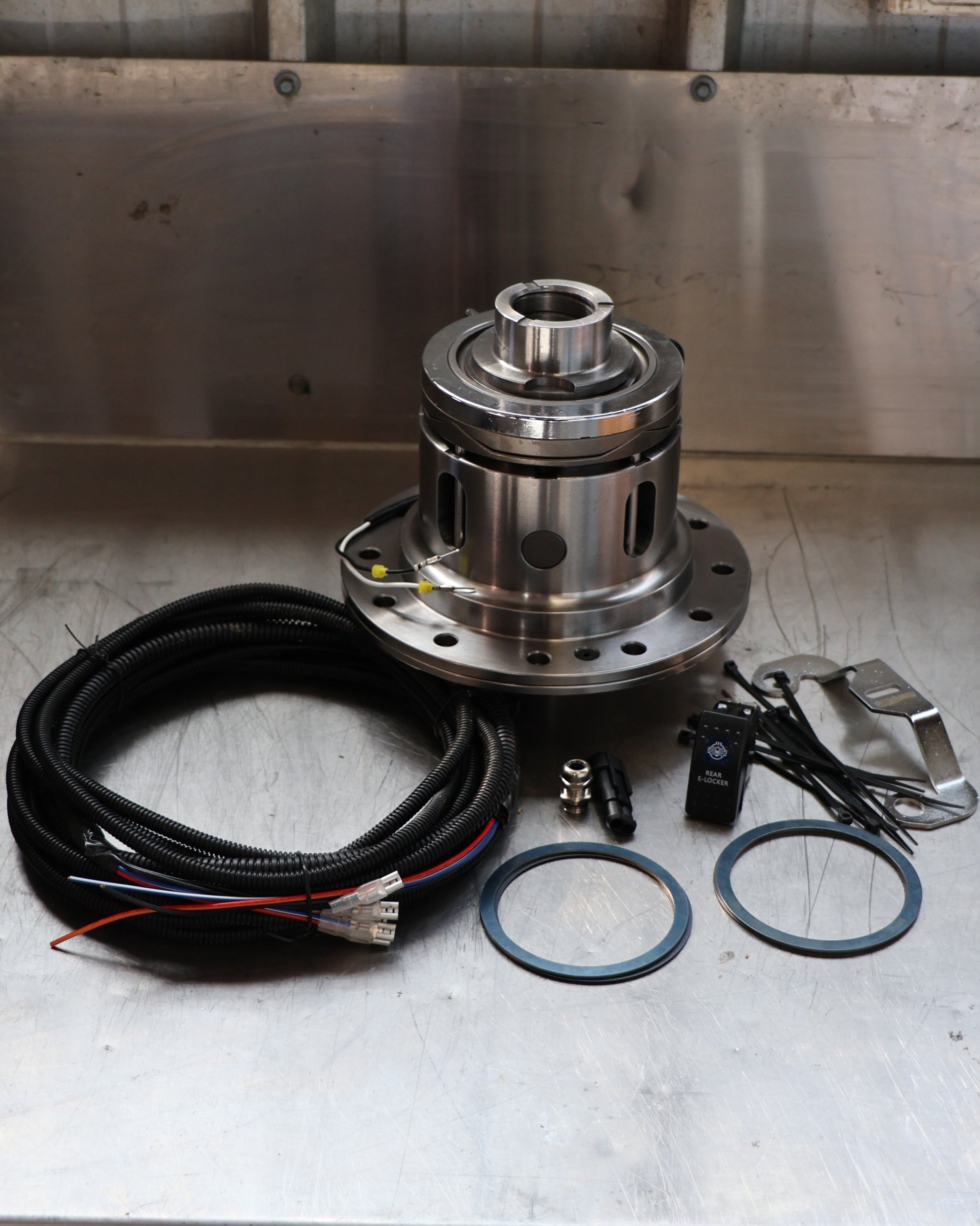 Rear Electric Diff Locker For Mitsubishi Pajero NM–NX (2000–2021) – BGT4X4