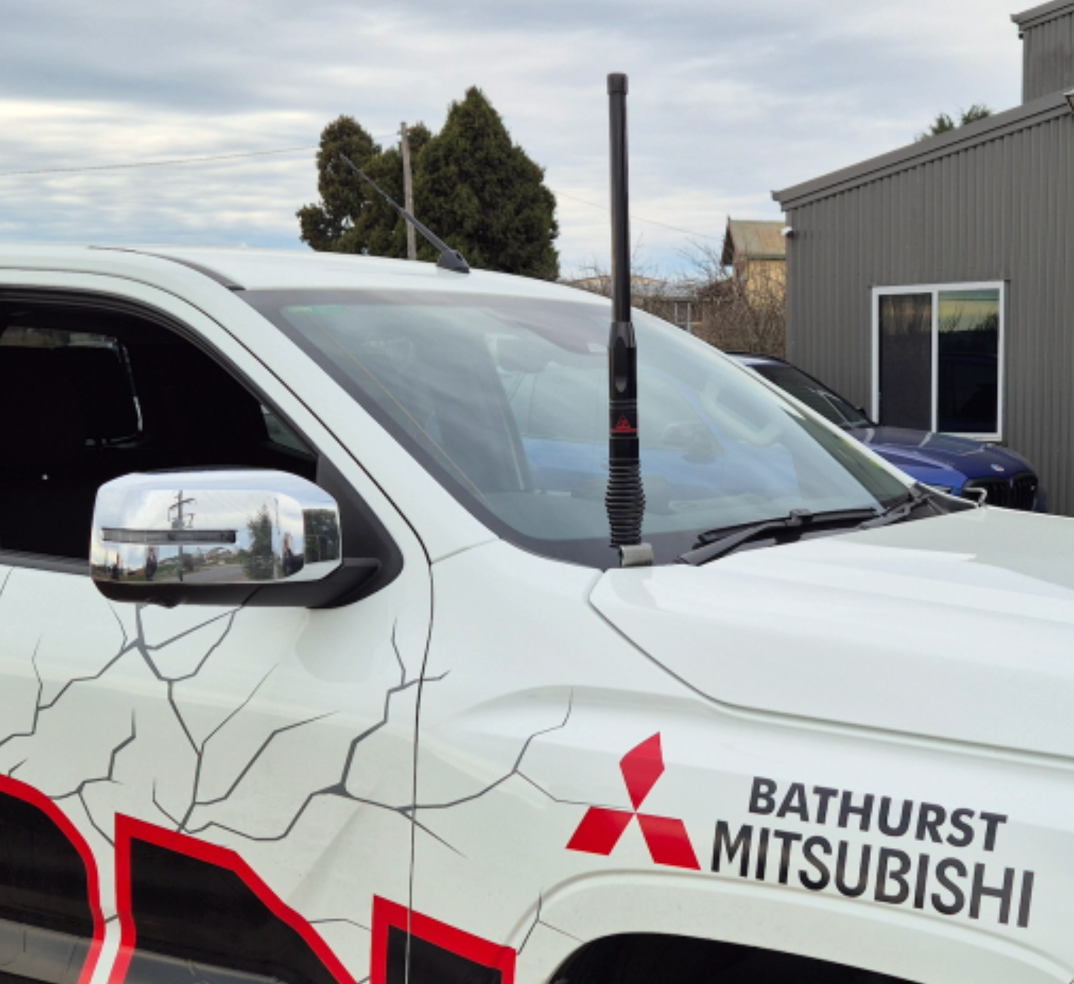 UHF Antenna Bonnet Bracket for Mitsubishi Triton MV (2024+)