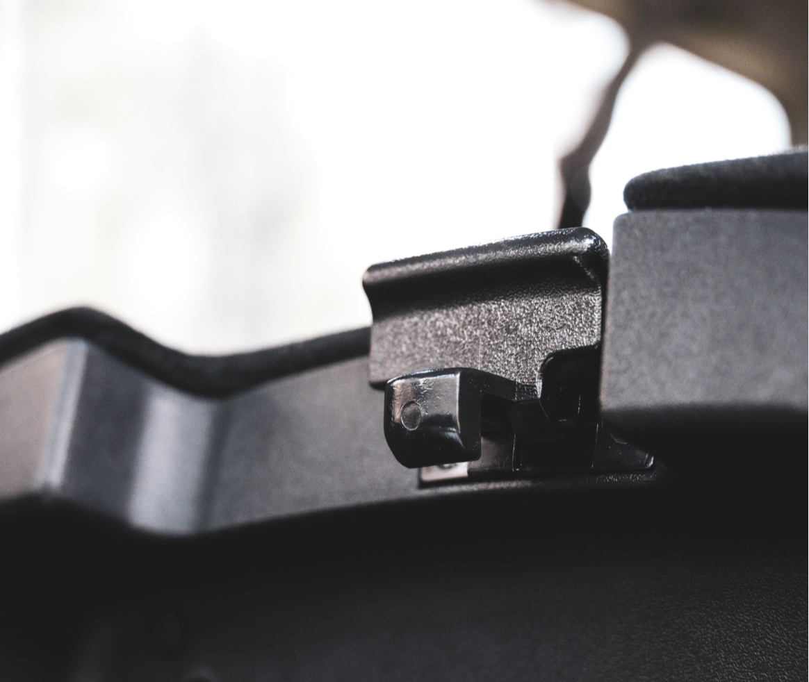Genuine Upper Console Latch for Mitsubishi Pajero NM, NP, NS, NT, NW, NX (2000–2021)